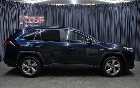 Toyota RAV4, 2019 год, 2 698 000 рублей, 4 фотография