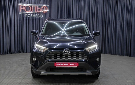 Toyota RAV4, 2019 год, 2 698 000 рублей, 2 фотография