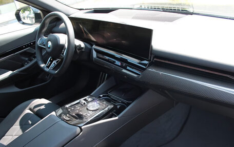 BMW 5 серия, 2025 год, 6 065 311 рублей, 7 фотография