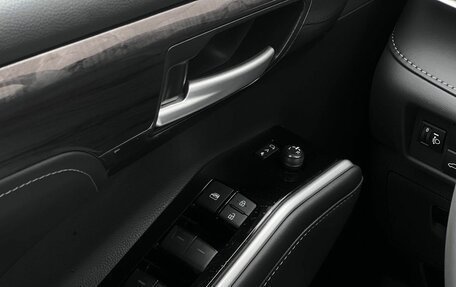 Toyota Highlander, 2025 год, 5 390 000 рублей, 29 фотография