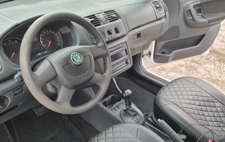 Skoda Fabia II, 2011 год, 590 000 рублей, 18 фотография