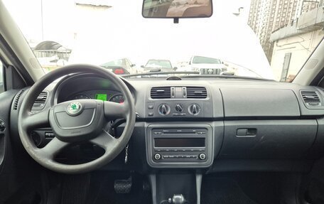 Skoda Fabia II, 2011 год, 590 000 рублей, 24 фотография