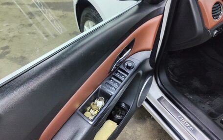 Chevrolet Cruze II, 2011 год, 610 000 рублей, 8 фотография