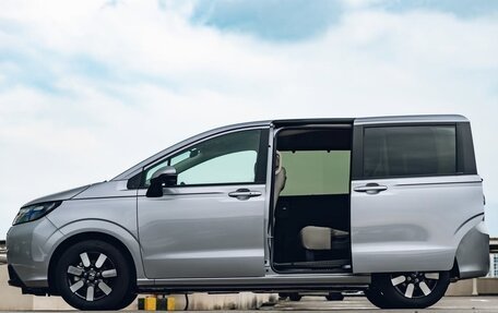 Honda Freed, 2025 год, 2 370 000 рублей, 5 фотография