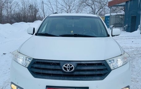 Toyota Highlander III, 2013 год, 2 100 000 рублей, 1 фотография