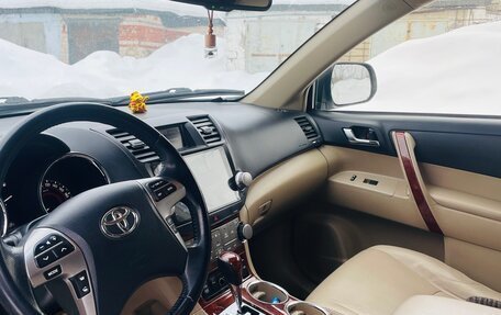 Toyota Highlander III, 2013 год, 2 100 000 рублей, 6 фотография