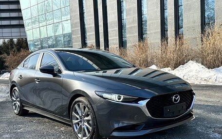 Mazda 3, 2022 год, 1 900 000 рублей, 2 фотография