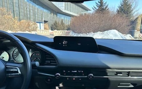 Mazda 3, 2022 год, 1 900 000 рублей, 9 фотография