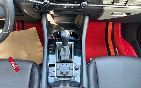 Mazda 3, 2022 год, 1 900 000 рублей, 15 фотография