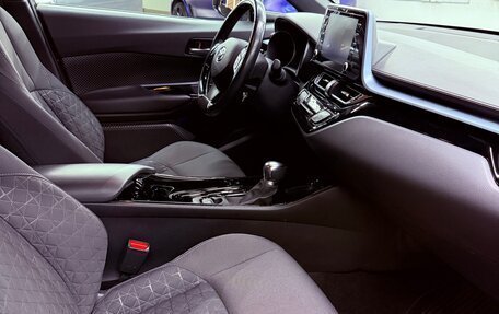 Toyota C-HR I рестайлинг, 2021 год, 2 500 000 рублей, 6 фотография