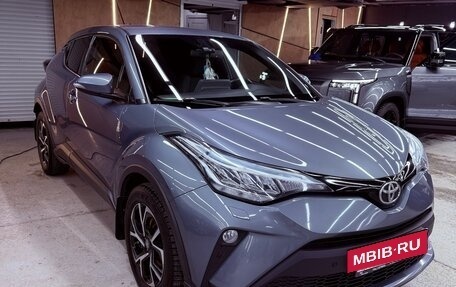 Toyota C-HR I рестайлинг, 2021 год, 2 500 000 рублей, 3 фотография