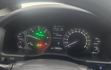 Toyota Land Cruiser 200, 2018 год, 6 200 000 рублей, 8 фотография