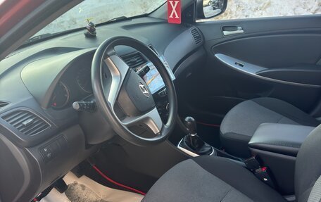 Hyundai Solaris II рестайлинг, 2011 год, 730 000 рублей, 2 фотография