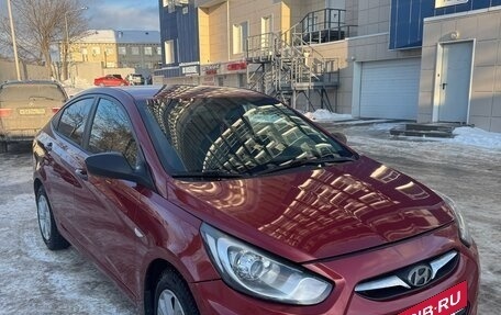 Hyundai Solaris II рестайлинг, 2011 год, 730 000 рублей, 4 фотография