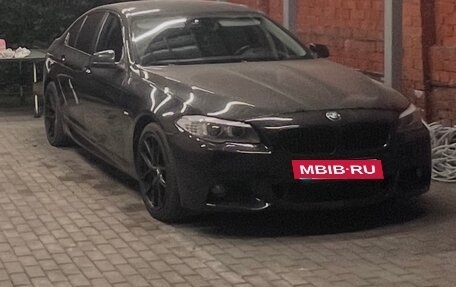 BMW 5 серия, 2010 год, 1 950 000 рублей, 3 фотография