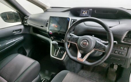 Nissan Serena IV, 2016 год, 2 020 000 рублей, 10 фотография