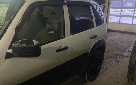 Chevrolet Niva I рестайлинг, 2015 год, 650 000 рублей, 5 фотография