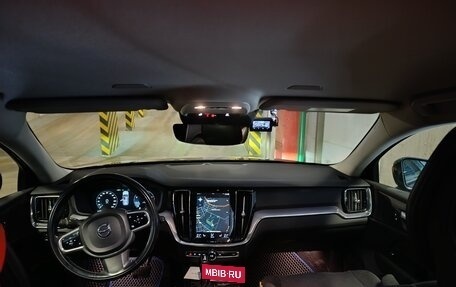 Volvo V60 Cross Country II, 2021 год, 4 000 000 рублей, 8 фотография