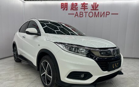 Honda Vezel, 2021 год, 1 840 000 рублей, 1 фотография