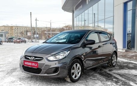 Hyundai Solaris II рестайлинг, 2011 год, 630 000 рублей, 1 фотография