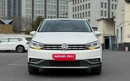 Volkswagen Touran III, 2021 год, 1 725 000 рублей, 2 фотография