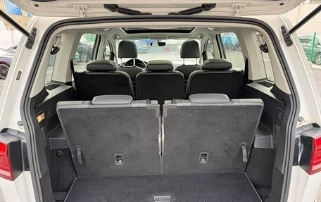 Volkswagen Touran III, 2021 год, 1 725 000 рублей, 15 фотография