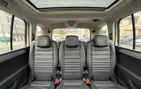 Volkswagen Touran III, 2021 год, 1 725 000 рублей, 13 фотография