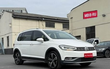 Volkswagen Touran III, 2021 год, 1 725 000 рублей, 3 фотография