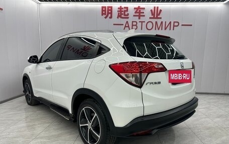 Honda Vezel, 2021 год, 1 840 000 рублей, 10 фотография