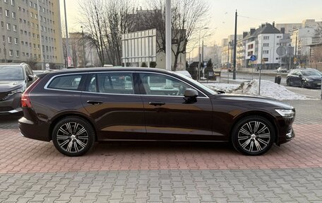 Volvo V60 II, 2023 год, 5 750 000 рублей, 6 фотография