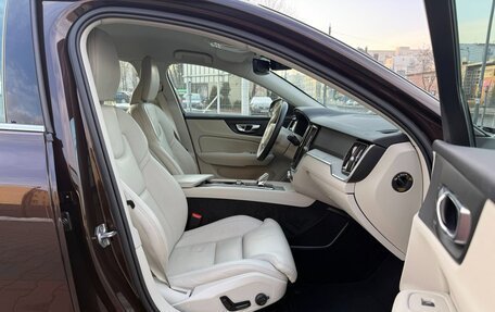 Volvo V60 II, 2023 год, 5 750 000 рублей, 17 фотография