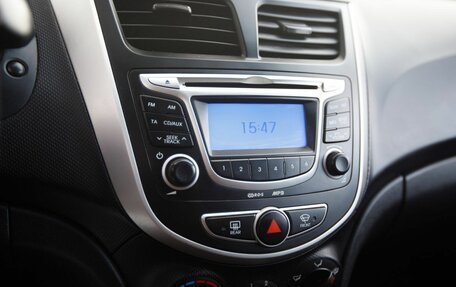 Hyundai Solaris II рестайлинг, 2011 год, 630 000 рублей, 12 фотография