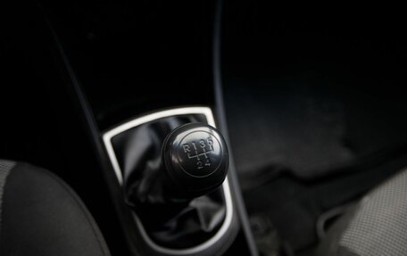 Hyundai Solaris II рестайлинг, 2011 год, 630 000 рублей, 15 фотография