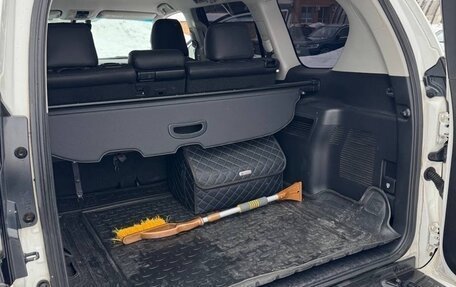 Toyota Land Cruiser Prado 150 рестайлинг 2, 2018 год, 5 900 000 рублей, 9 фотография