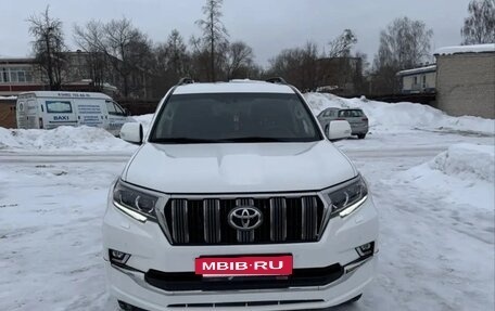 Toyota Land Cruiser Prado 150 рестайлинг 2, 2018 год, 5 900 000 рублей, 10 фотография