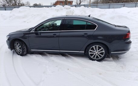 Volkswagen Passat B8 рестайлинг, 2018 год, 1 700 000 рублей, 2 фотография