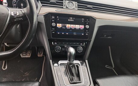 Volkswagen Passat B8 рестайлинг, 2018 год, 1 700 000 рублей, 12 фотография