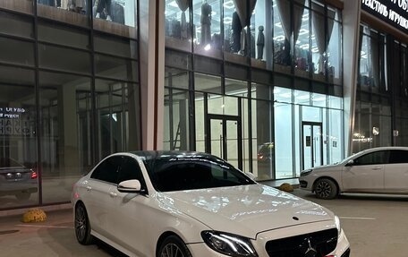 Mercedes-Benz E-Класс, 2018 год, 2 200 000 рублей, 2 фотография