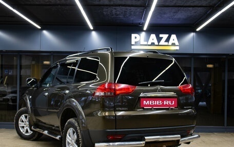 Mitsubishi Pajero Sport II рестайлинг, 2015 год, 1 949 000 рублей, 3 фотография