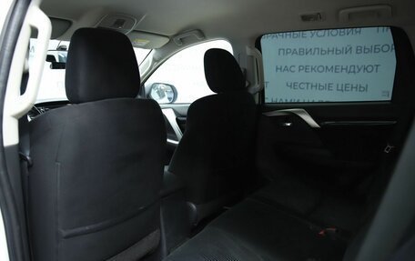 Mitsubishi Pajero Sport III рестайлинг, 2018 год, 2 390 000 рублей, 11 фотография