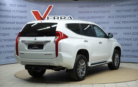 Mitsubishi Pajero Sport III рестайлинг, 2018 год, 2 390 000 рублей, 5 фотография