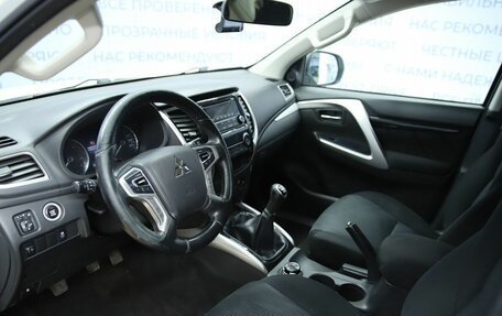 Mitsubishi Pajero Sport III рестайлинг, 2018 год, 2 390 000 рублей, 10 фотография