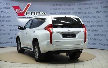 Mitsubishi Pajero Sport III рестайлинг, 2018 год, 2 390 000 рублей, 7 фотография