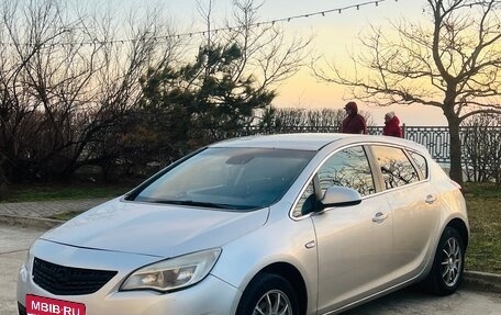 Opel Astra J, 2011 год, 550 000 рублей, 1 фотография