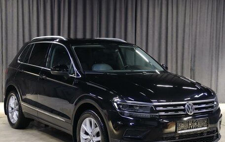 Volkswagen Tiguan II, 2018 год, 2 399 000 рублей, 3 фотография