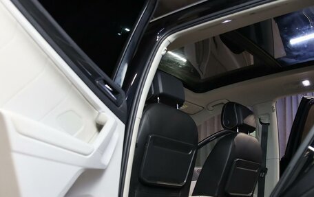 Volkswagen Tiguan II, 2018 год, 2 399 000 рублей, 9 фотография