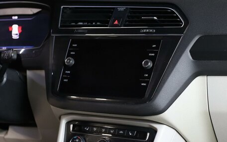 Volkswagen Tiguan II, 2018 год, 2 399 000 рублей, 16 фотография