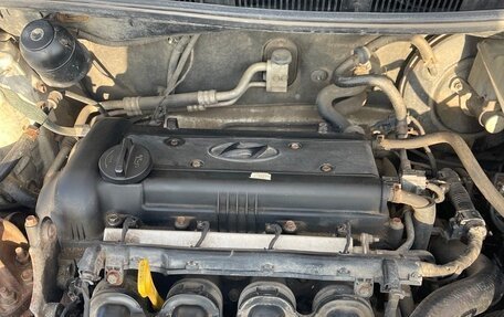 Hyundai Solaris II рестайлинг, 2011 год, 500 000 рублей, 4 фотография