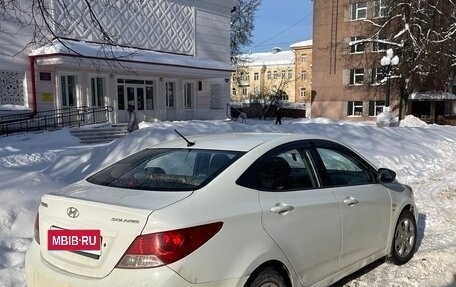 Hyundai Solaris II рестайлинг, 2011 год, 500 000 рублей, 2 фотография