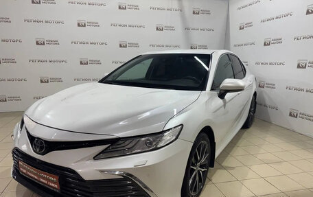 Toyota Camry, 2021 год, 3 190 000 рублей, 4 фотография